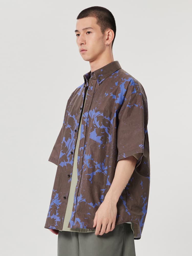 シャツ メンズ 柄シャツ 葉影模様の半袖ゆったりシャツ