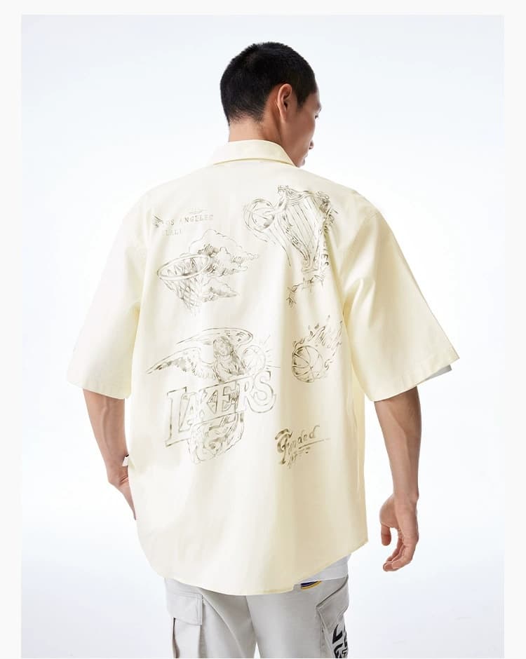 シャツ メンズ 刺繍入り歴史モチーフ半袖シャツ